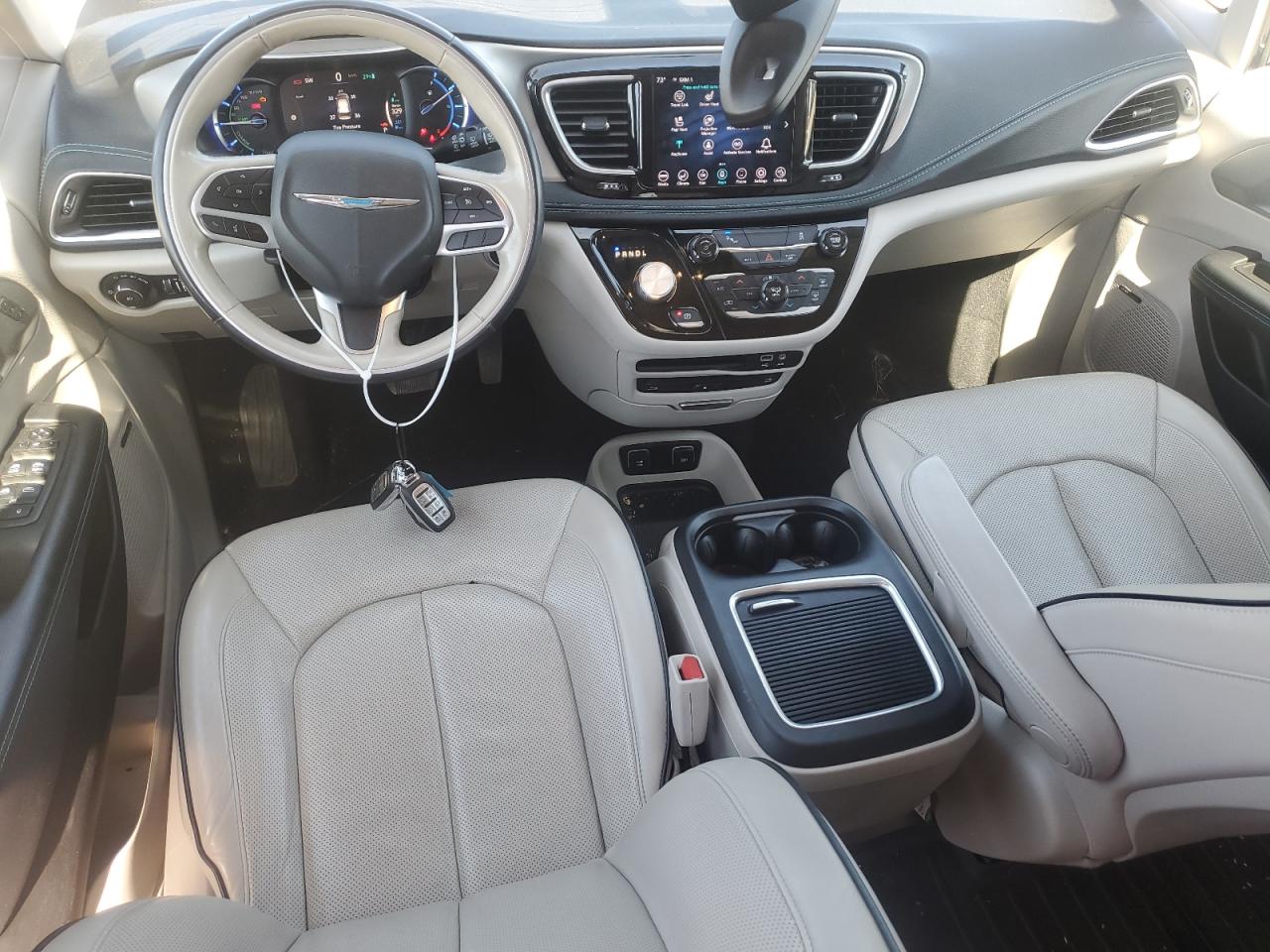 2019 Chrysler Pacifica - Image 8