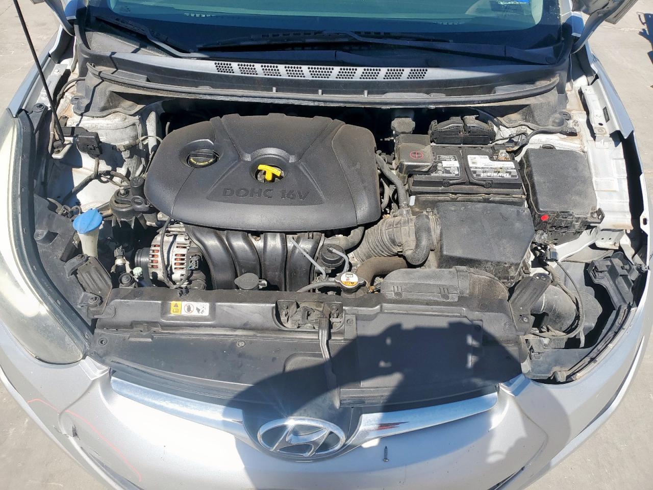 2015 Hyundai Elantra - Image 11