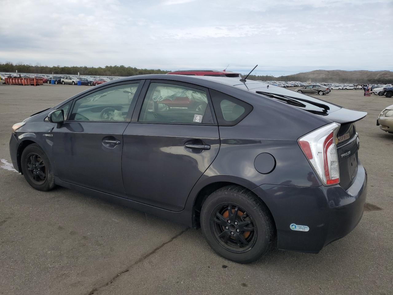 2014 Toyota Prius - Image 2