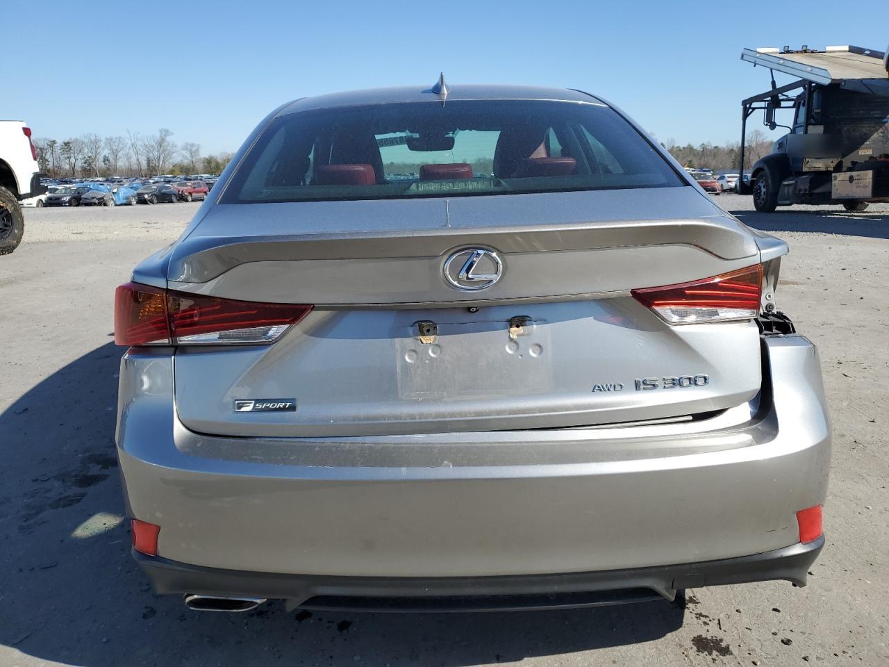 2017 Lexus IS - Image 6