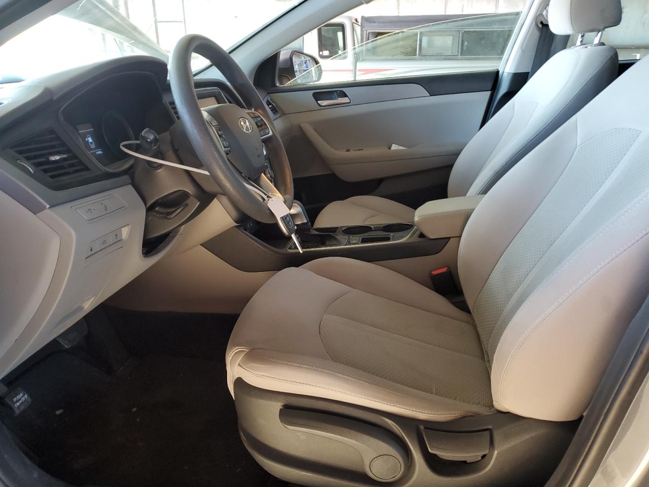 2019 Hyundai Sonata - Image 7