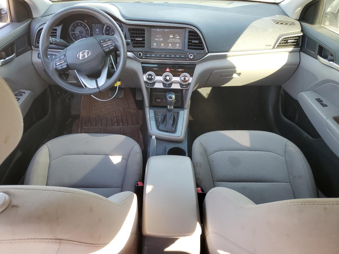2019 Hyundai Elantra - Image 8