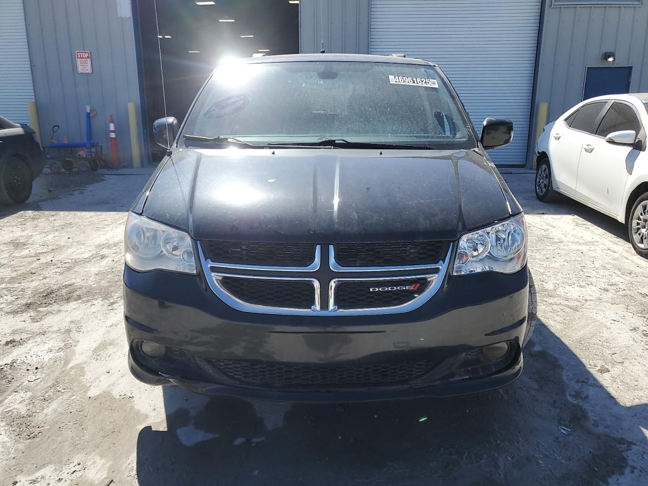 2018 Dodge Caravan - Image 5