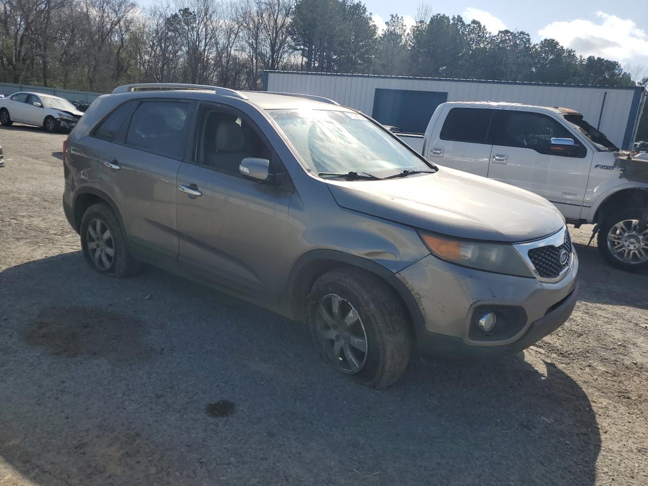 2011 Kia Sorento - Image 4