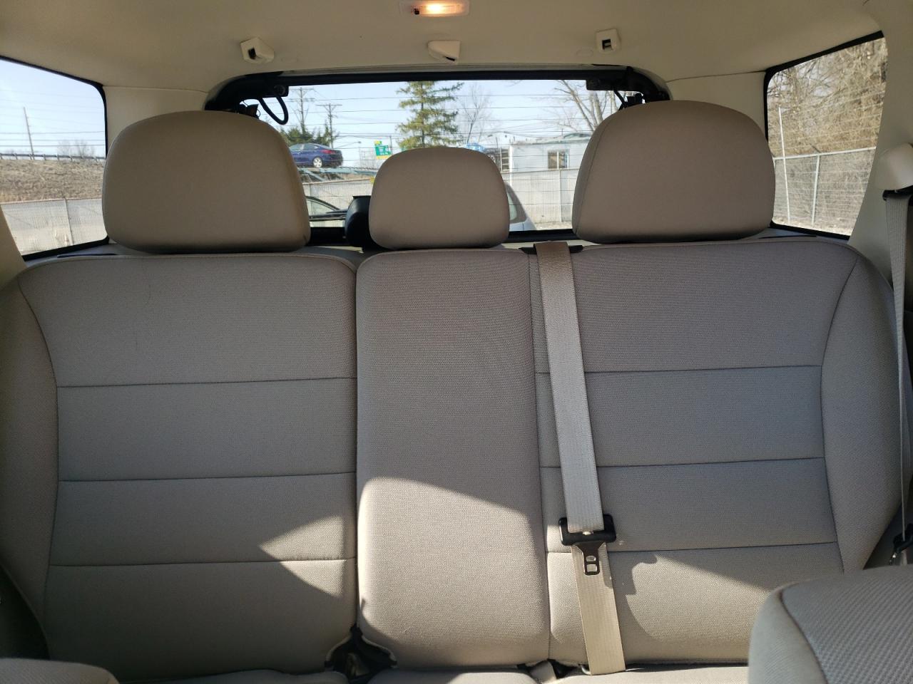 2010 Ford Escape - Image 10