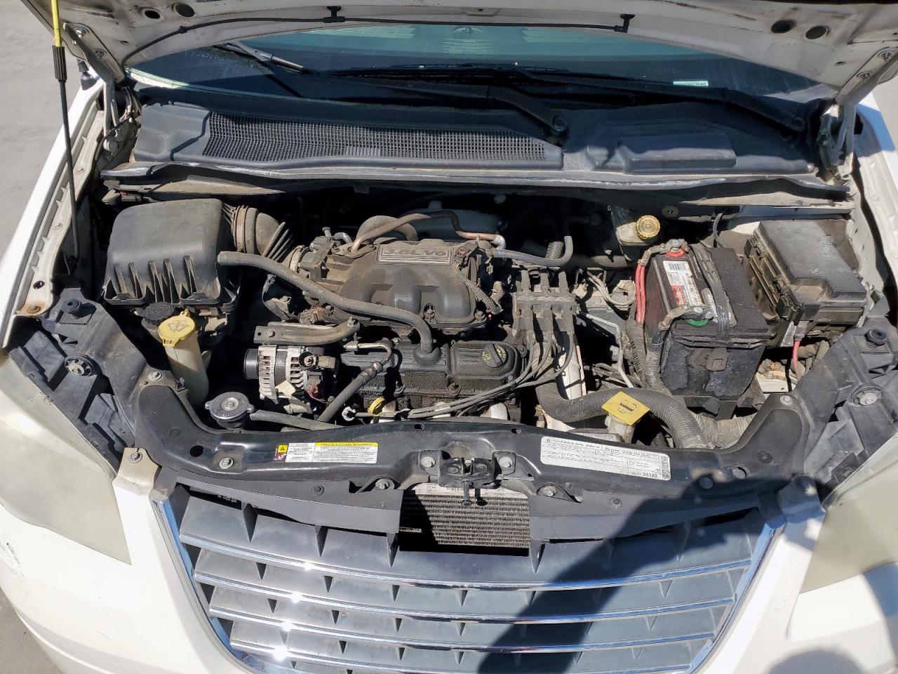 2010 Chrysler Town & Country - Image 12