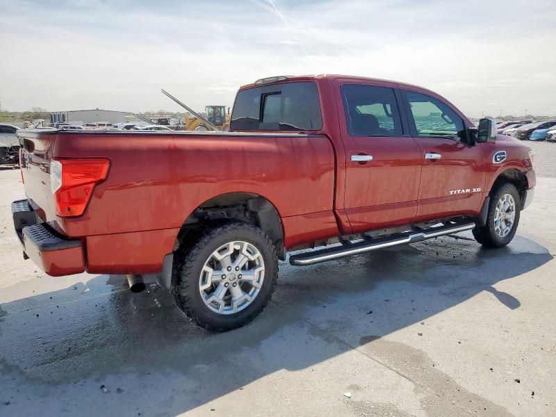  NISSAN TITAN 2016 Красный