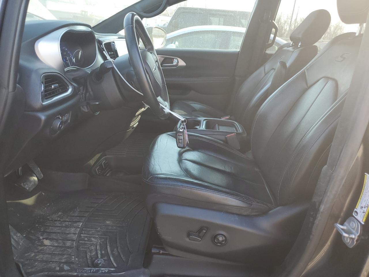 2018 Chrysler Pacifica - Image 7