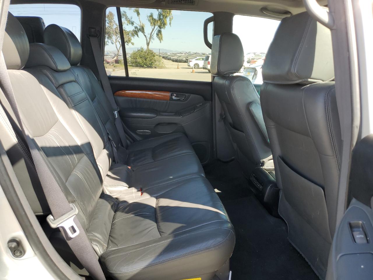 2007 Lexus GX - Image 11