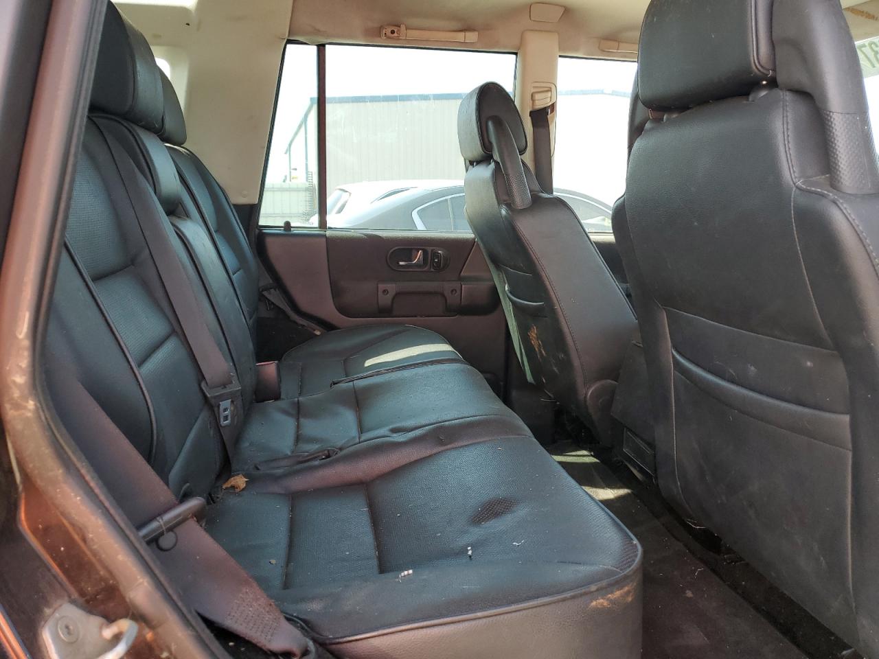 2003 Land Rover Discovery - Image 11