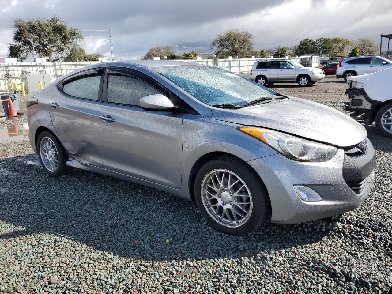 2013 Hyundai Elantra - Image 4
