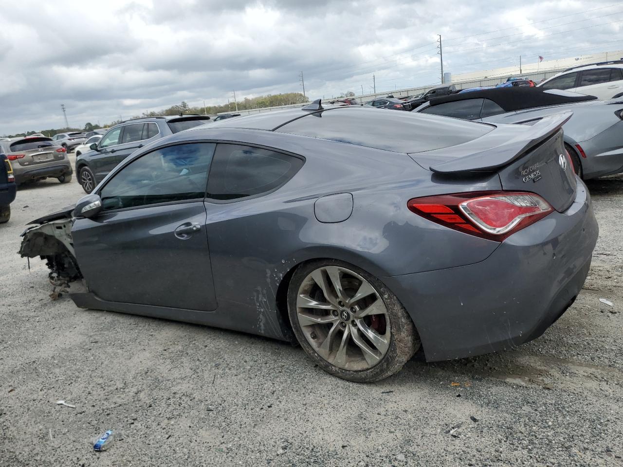 2014 Hyundai Genesis - Image 2