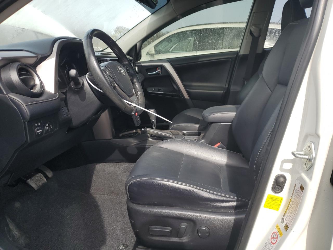 2018 Toyota RAV 4 - Image 7