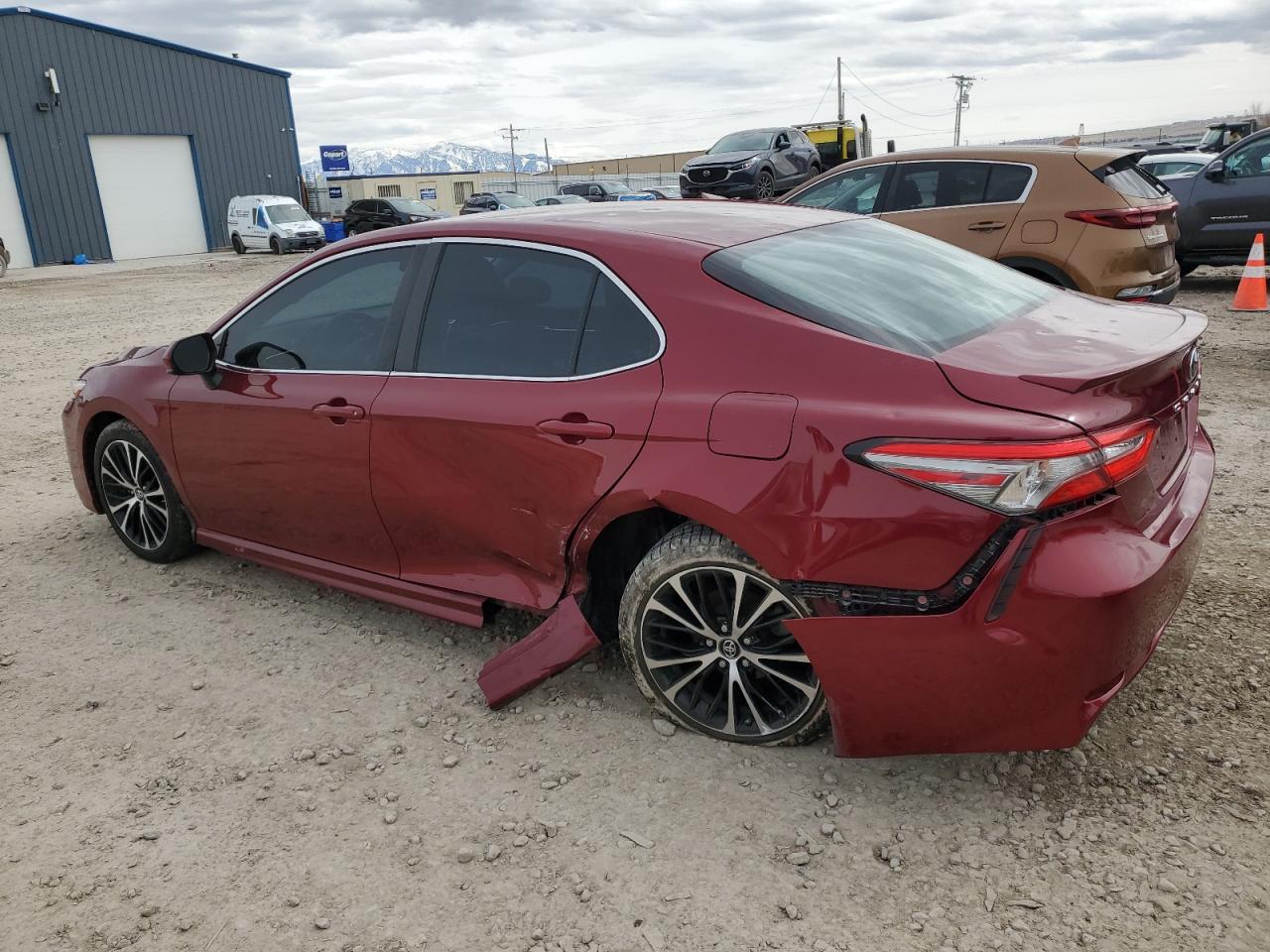 4T1B11HK0JU533750 TOYOTA CAMRY 2018