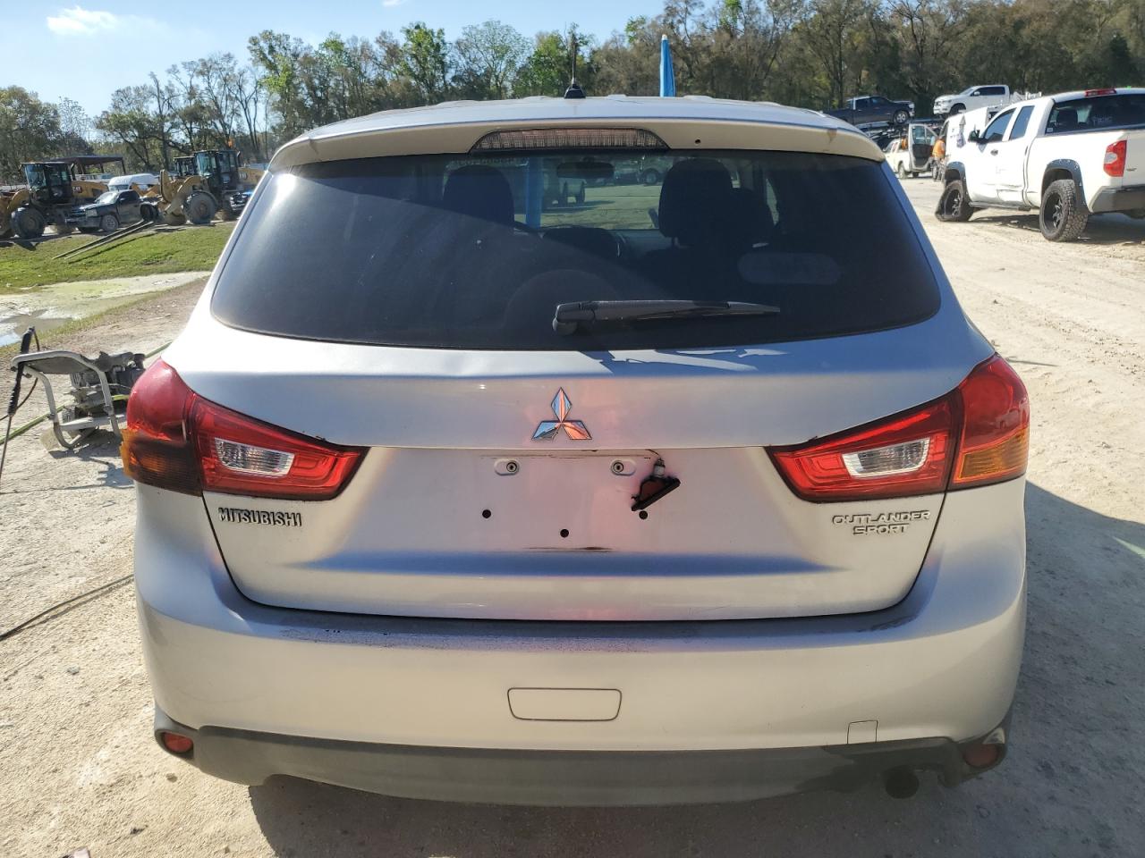 2013 Mitsubishi Outlander - Image 6