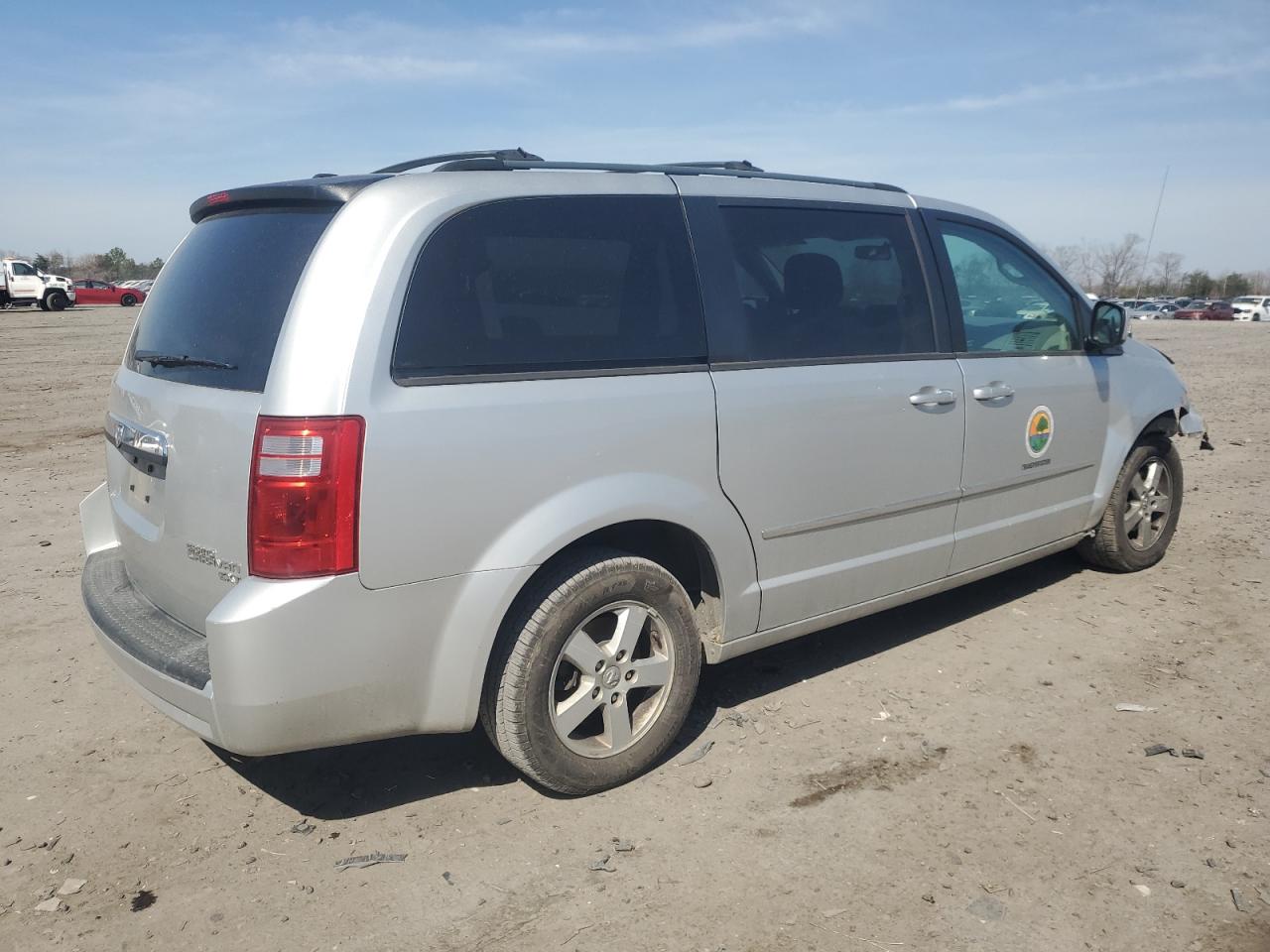 2010 Dodge Caravan - Image 3