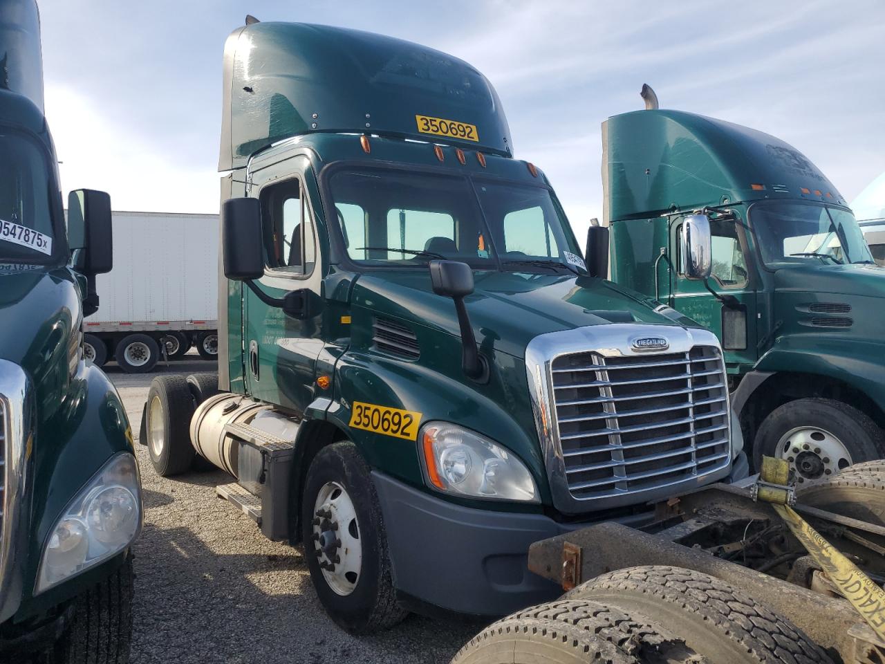 2016 Freightliner Cascadia 113 Semi Truck продається в Dyer, IN - Minor Dent/Scratches