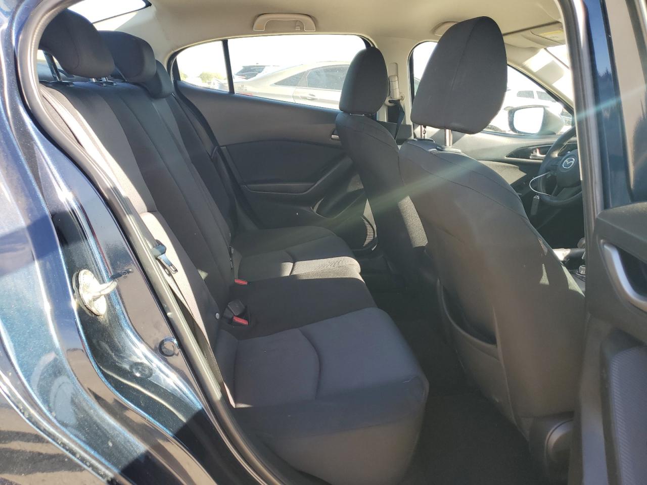 2016 Mazda 3 - Image 10