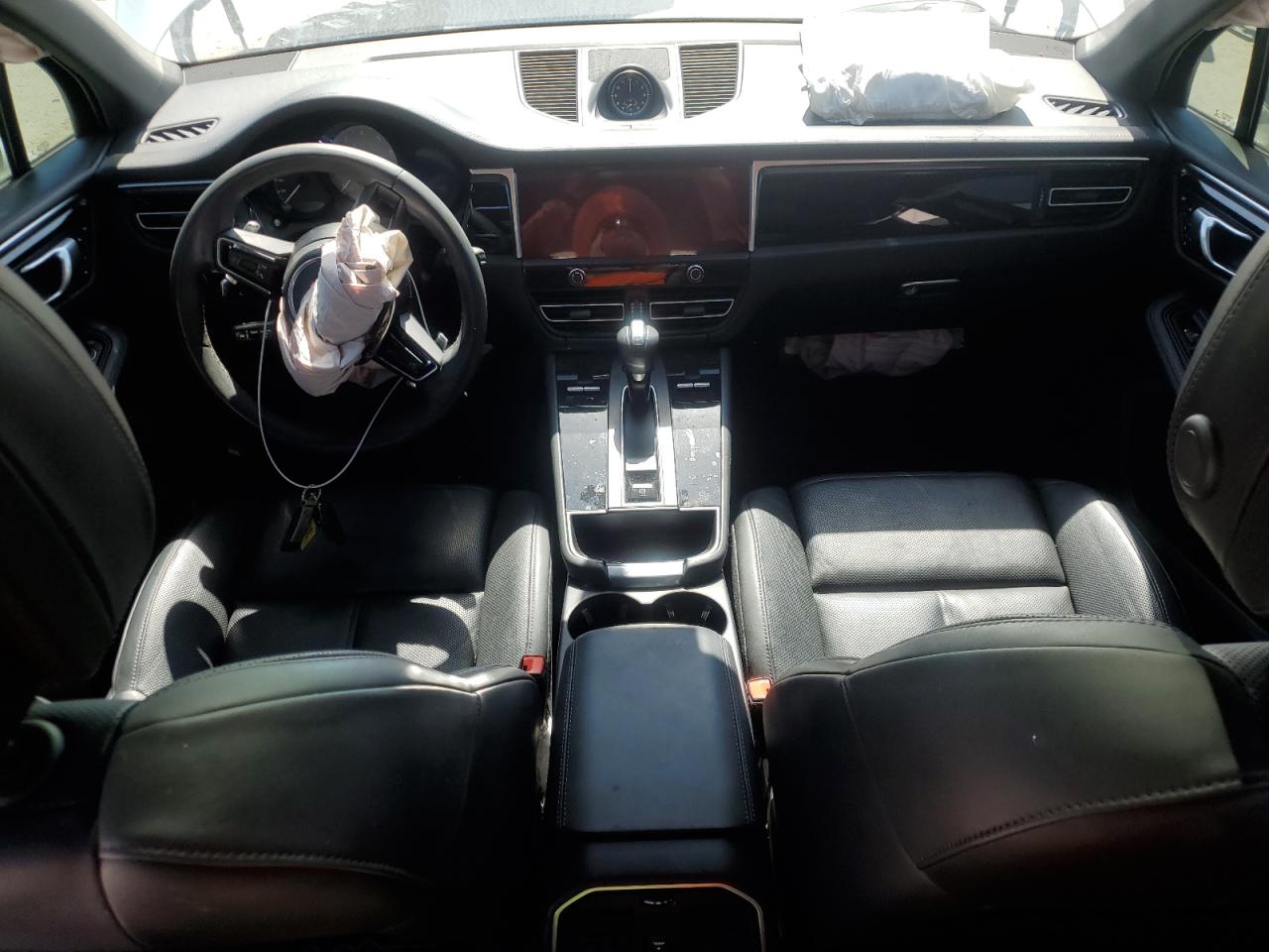 2023 Porsche Macan - Image 8