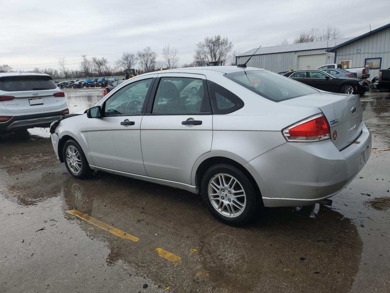 2010 Ford Focus - Image 2