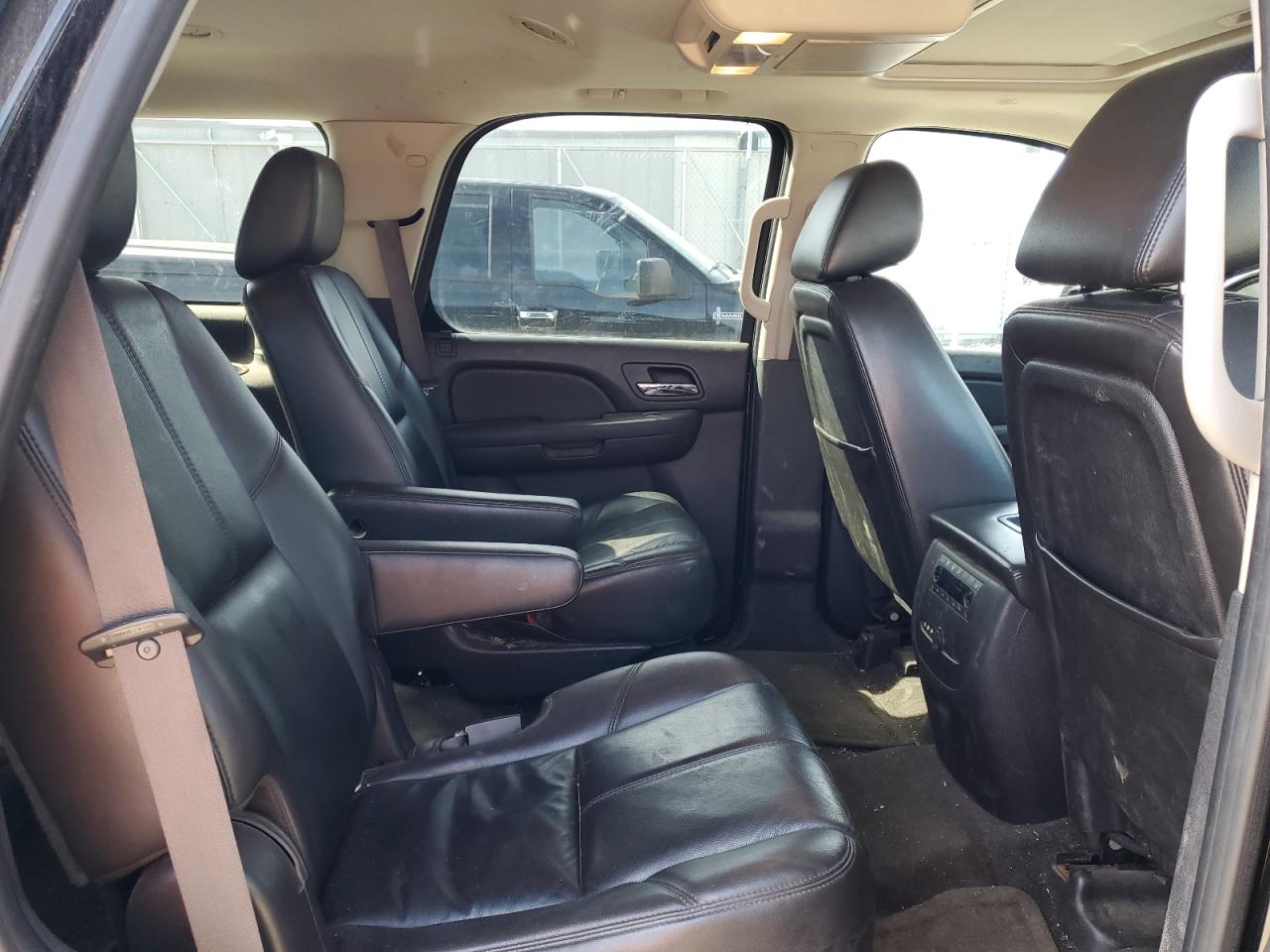 2011 Chevrolet Tahoe - Image 11