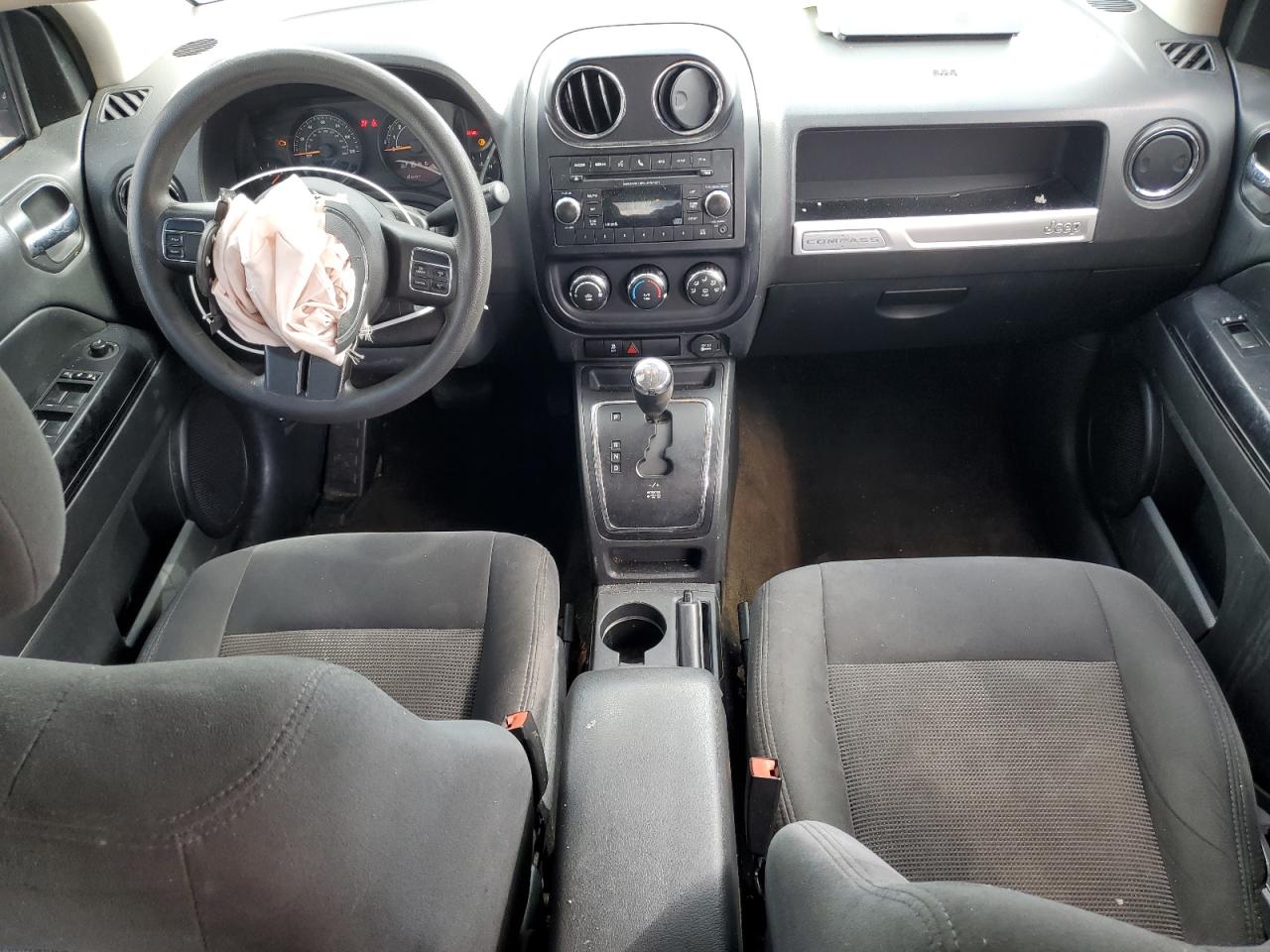 2016 Jeep Compass - Image 8
