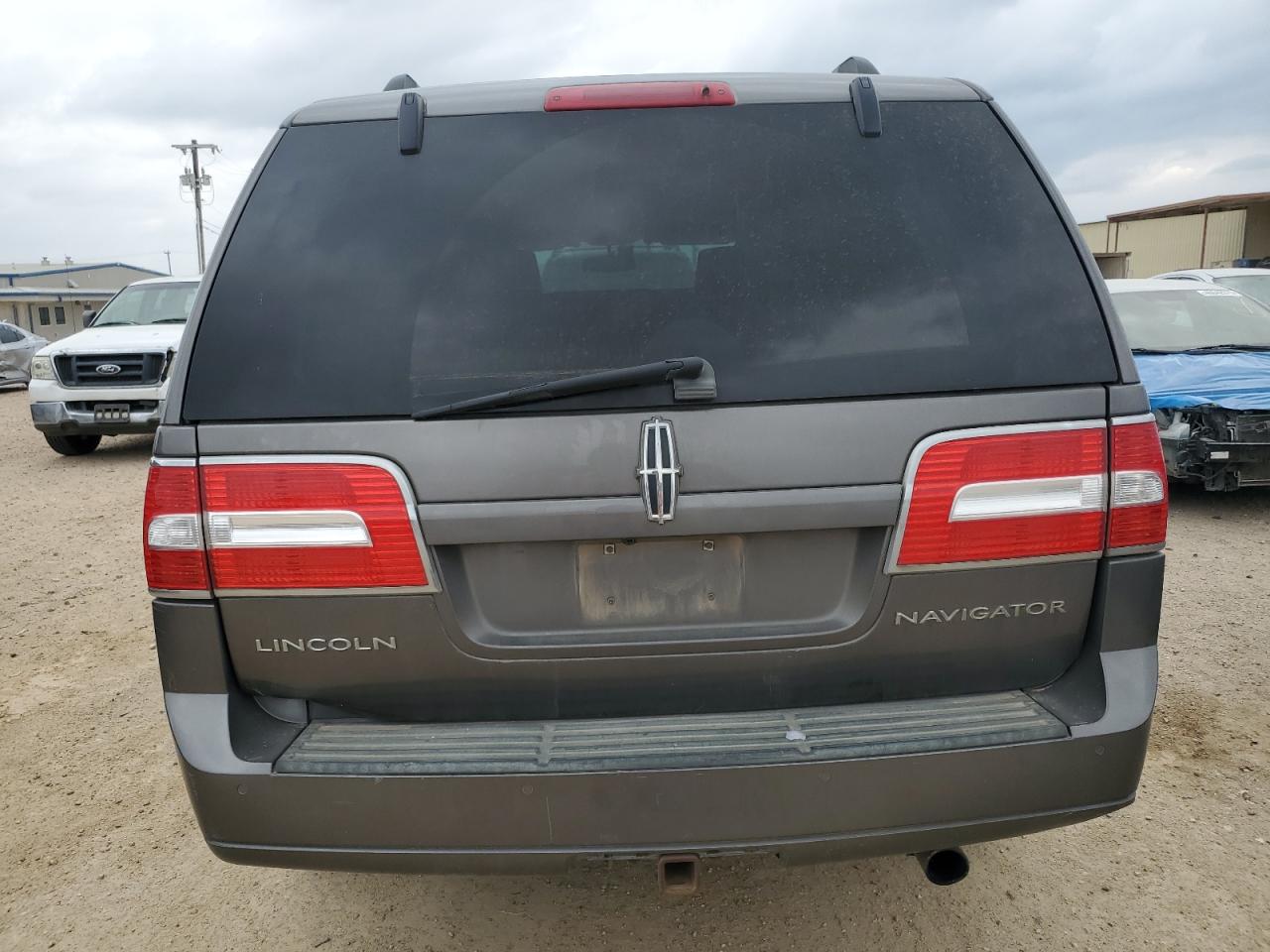 2012 Lincoln Navigator - Image 6