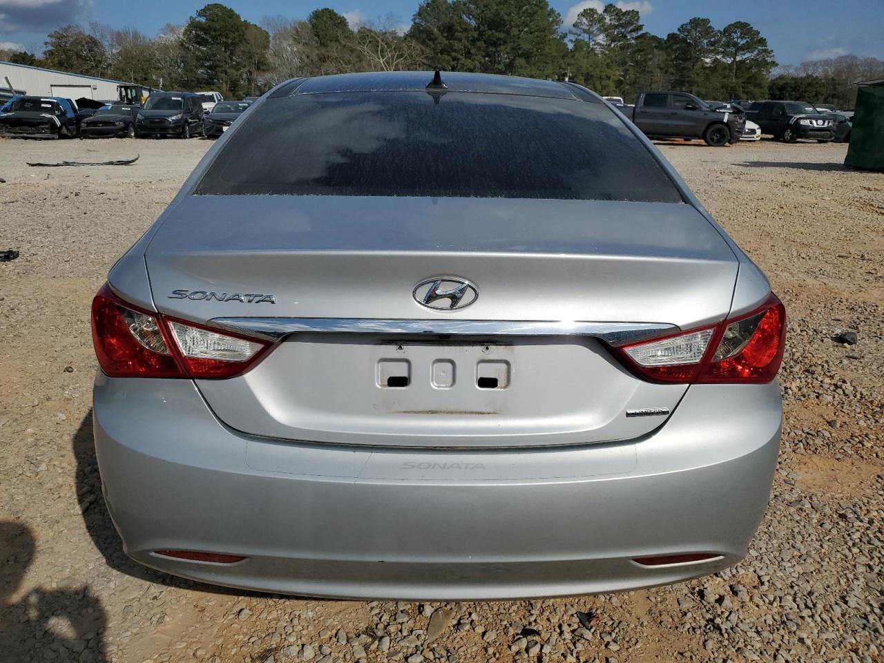 2012 Hyundai Sonata - Image 6