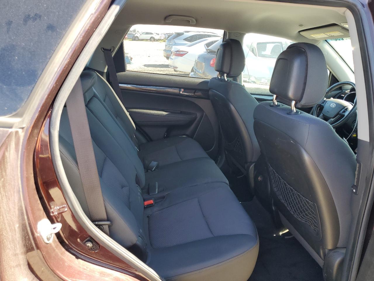 2011 Kia Sorento - Image 10