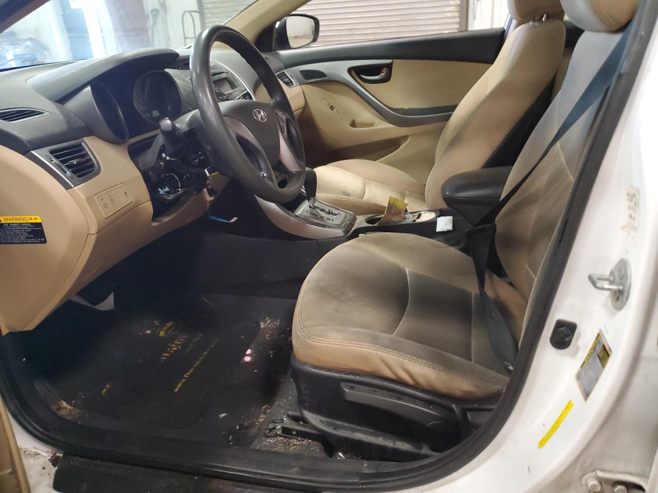 2013 Hyundai Elantra - Image 7