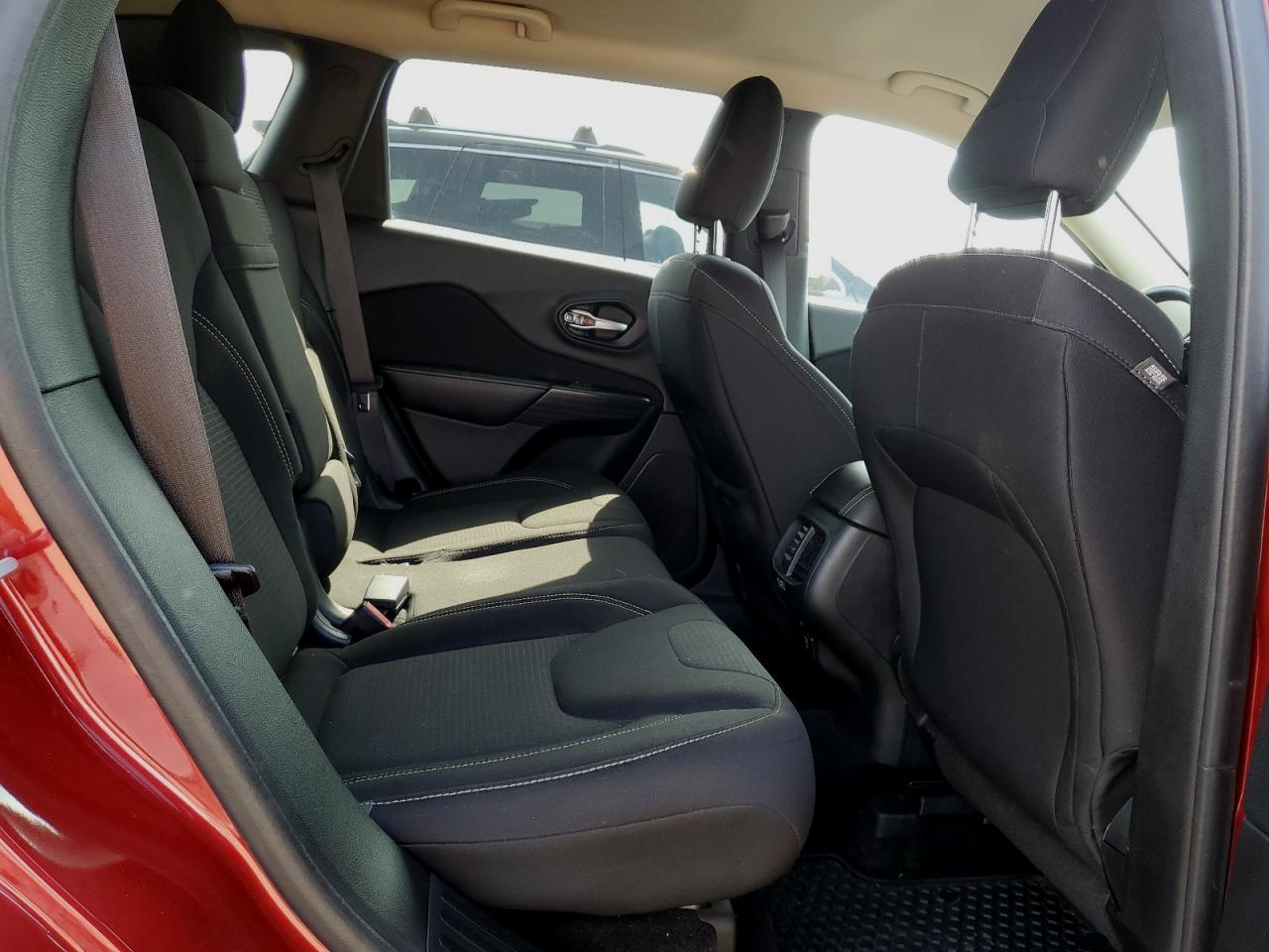2015 Jeep Grand Cherokee - Image 11
