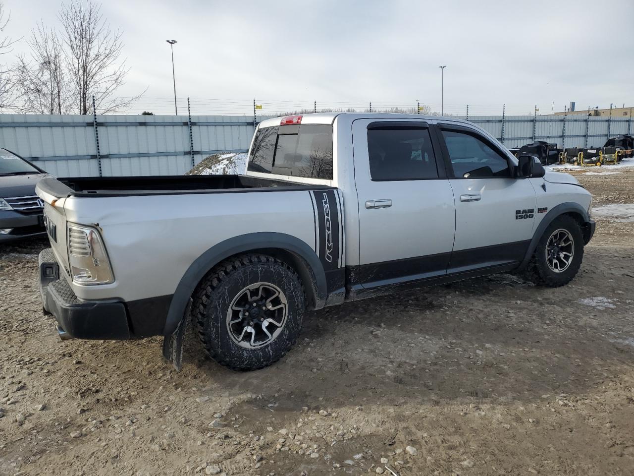 2016 RAM 1500 - Image 3