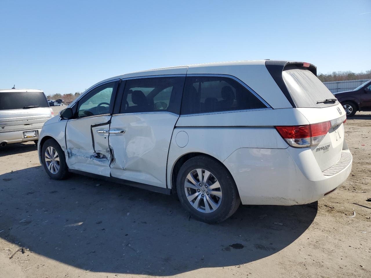 2016 Honda Odyssey - Image 2