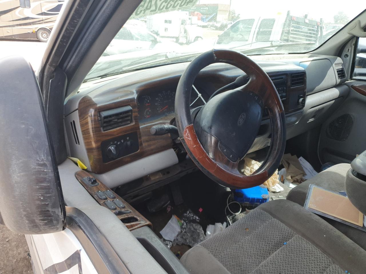 2001 Ford F250 - Image 9