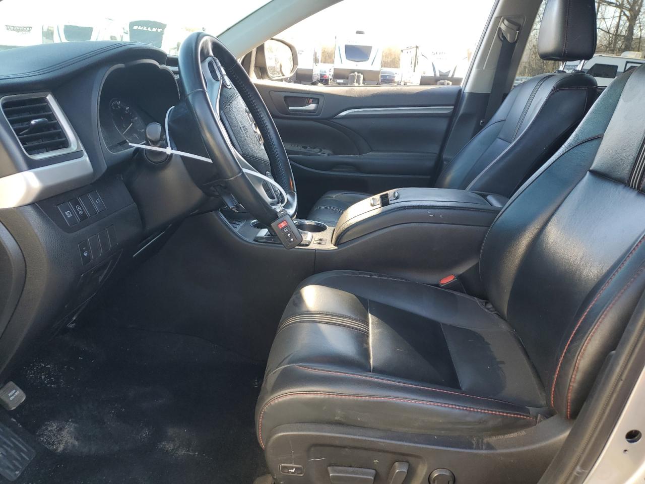 5TDJZRFH3KS629960 TOYOTA HIGHLANDER 2019