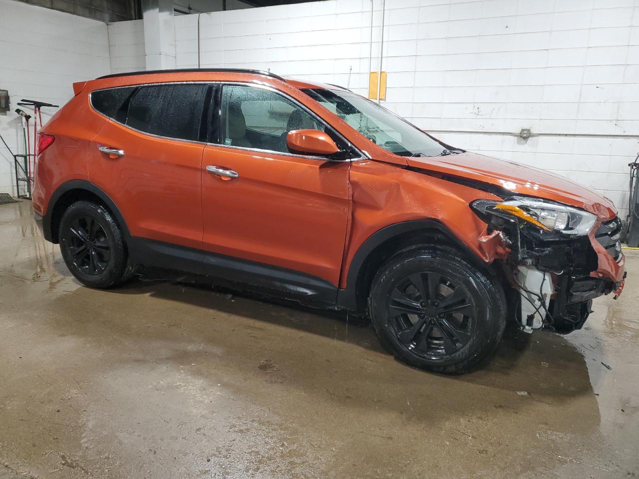 2016 Hyundai Santa Fe - Image 4