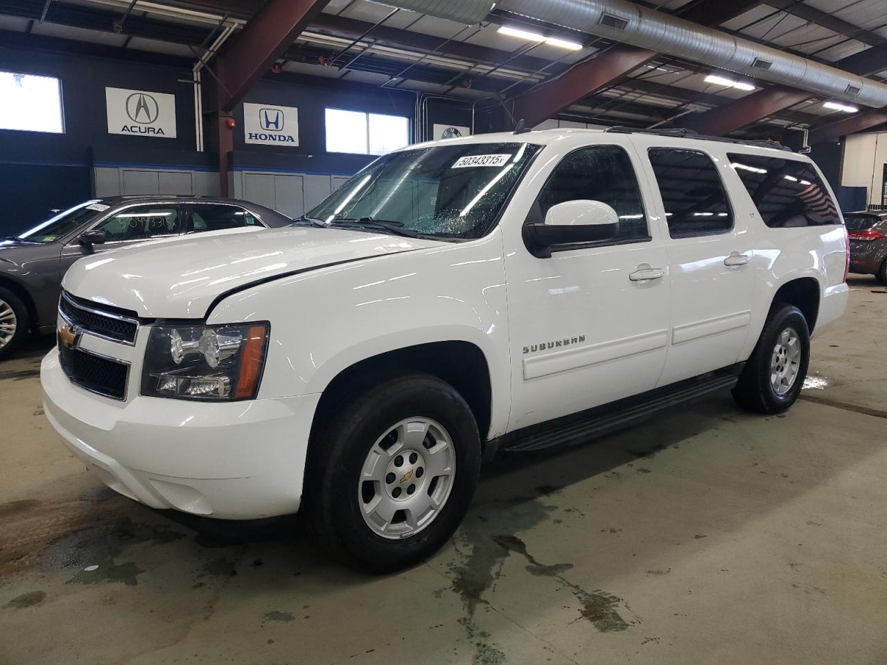 2014 Chevrolet Suburban K1500 Lt იყიდება East Granby-ში, CT - Minor Dent/Scratches