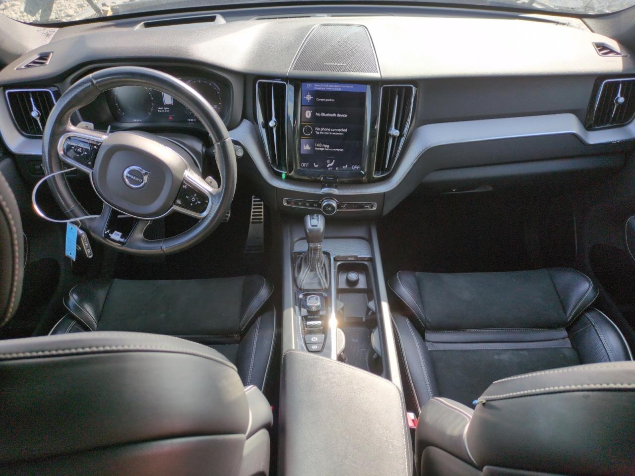 2019 Volvo Xc60 T5 R-Design VIN: LYV102RM0KB377259 Lot: 50379075