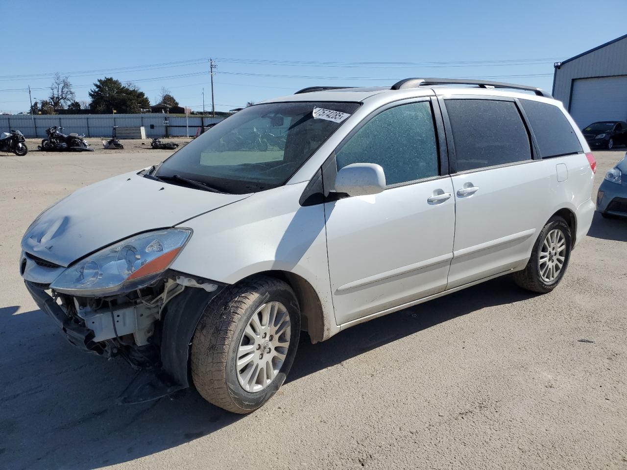 2010 Toyota Sienna - Image 1