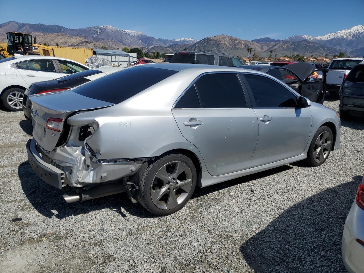 2014 Toyota Camry - Image 3