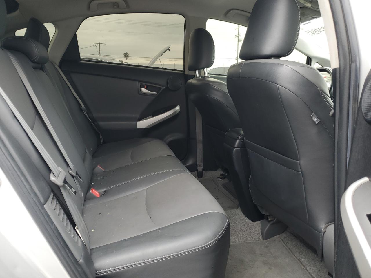 2014 Toyota Prius - Image 10