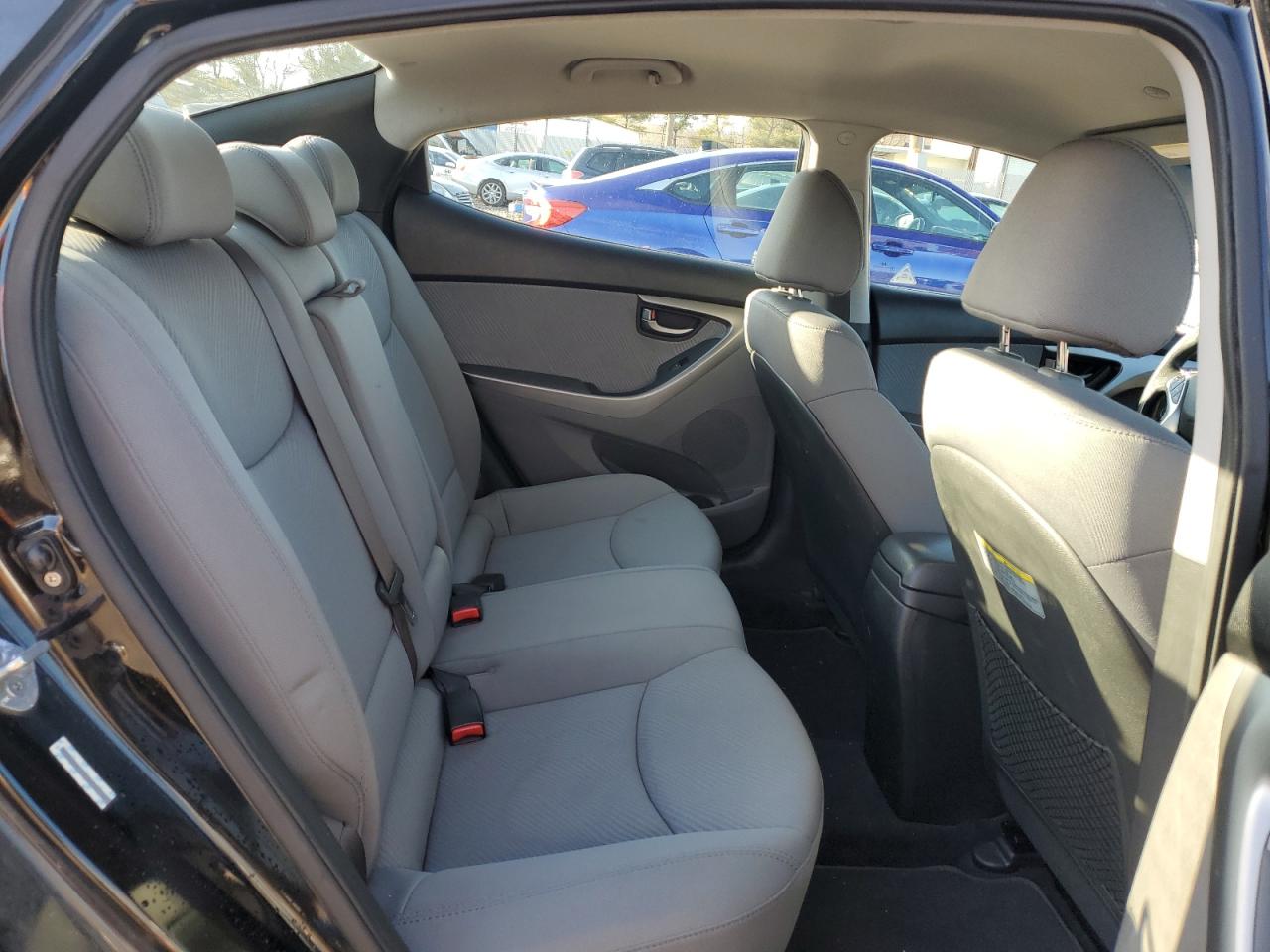 2011 Hyundai Elantra - Image 10
