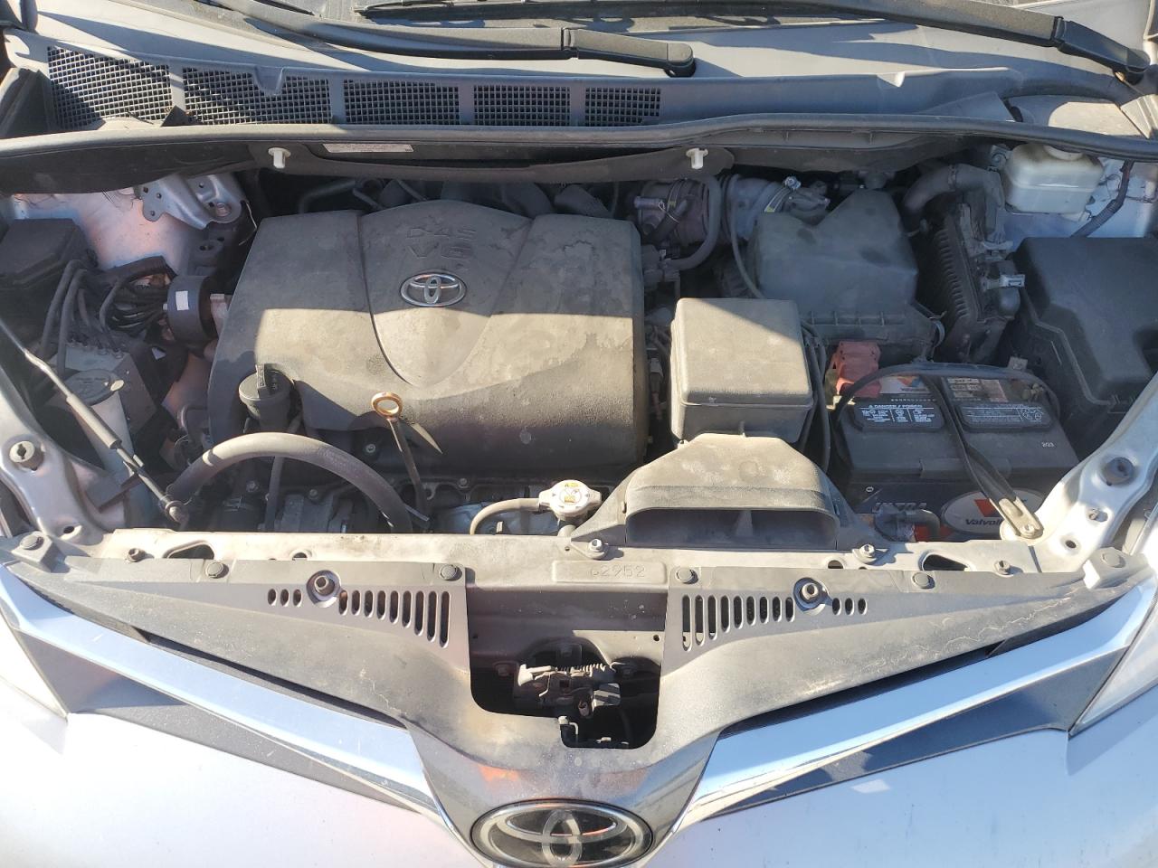 2019 Toyota Sienna - Image 13