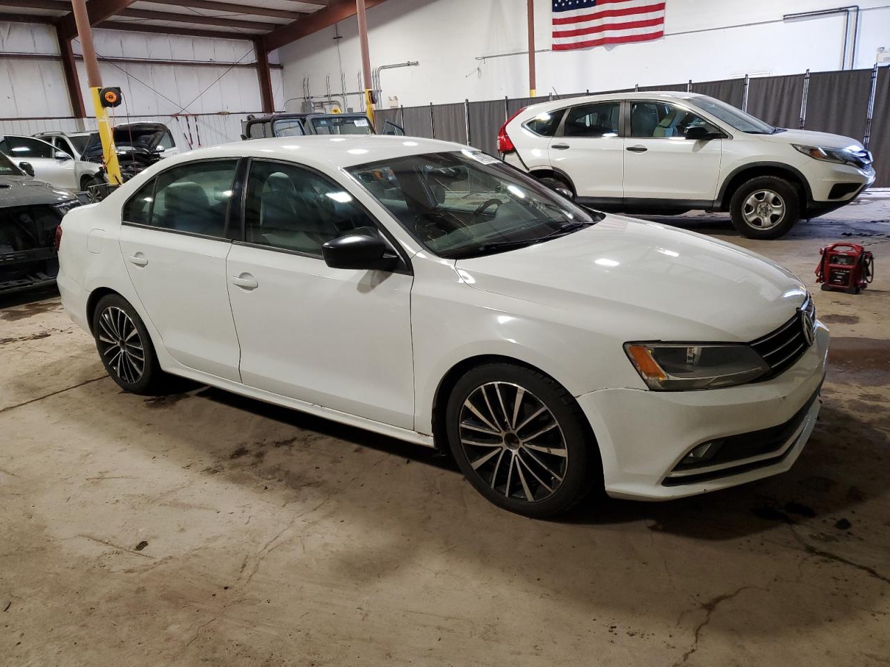2016 Volkswagen Jetta - Image 4