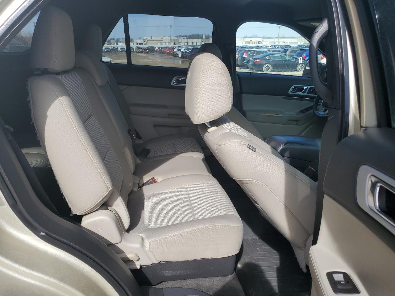 2011 Ford Explorer - Image 11