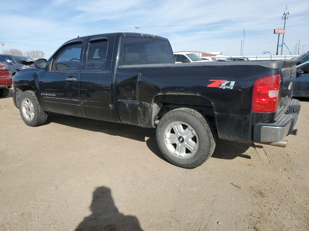 2007 Chevrolet Silverado - Image 2