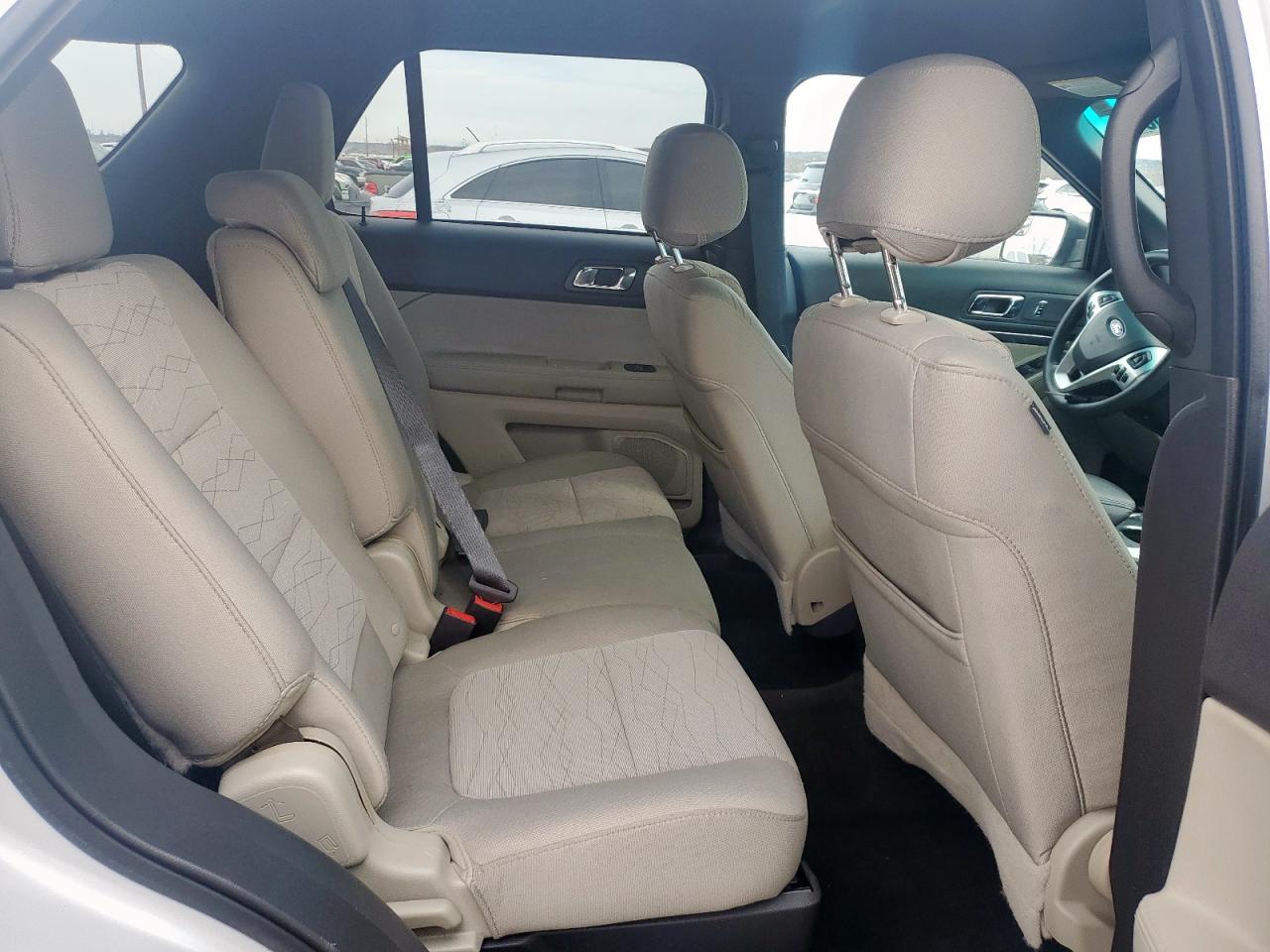 2015 Ford Explorer - Image 11