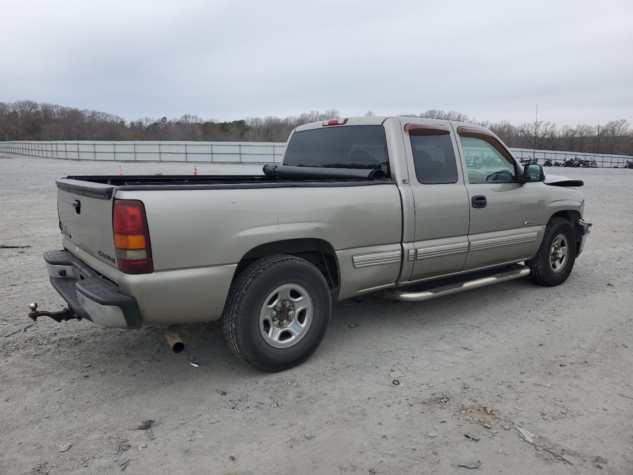 2002 Chevrolet Silverado - Image 3