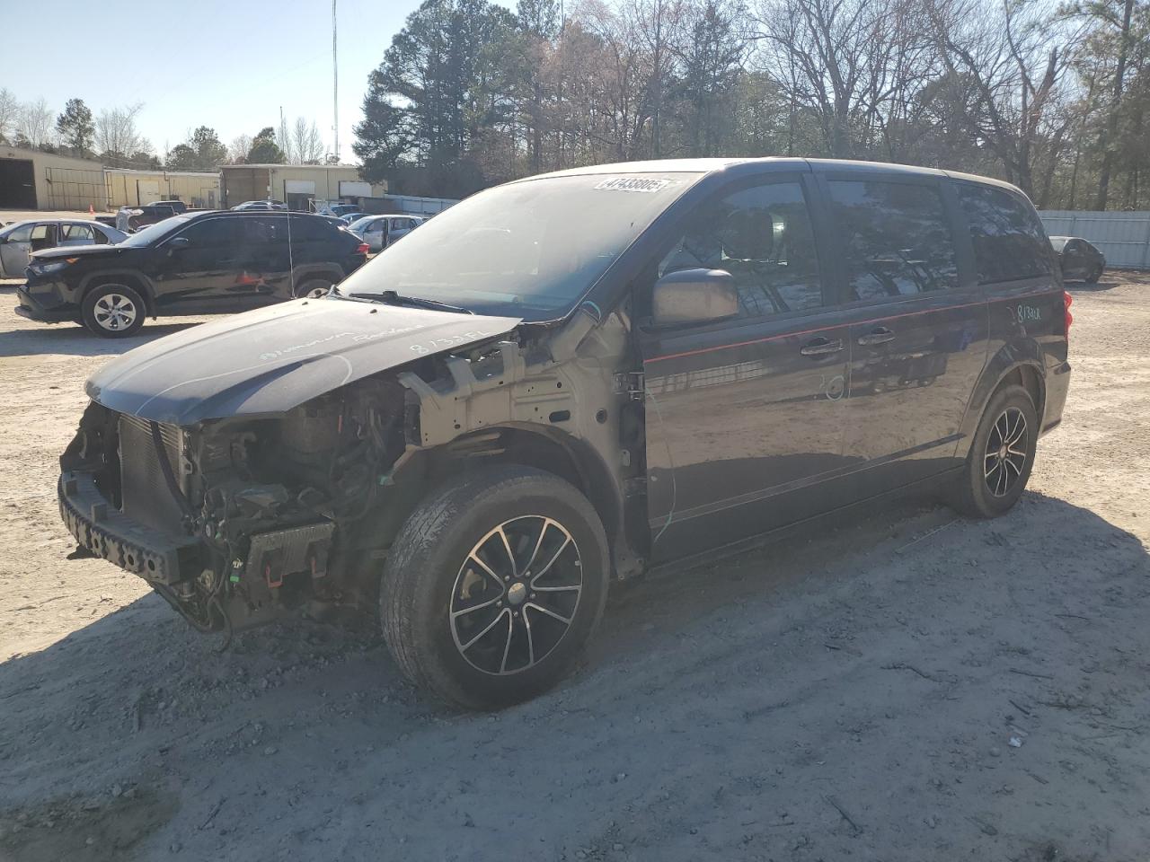 2019 Dodge Caravan - Image 1