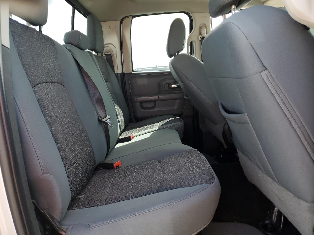 2015 RAM 1500 - Image 10